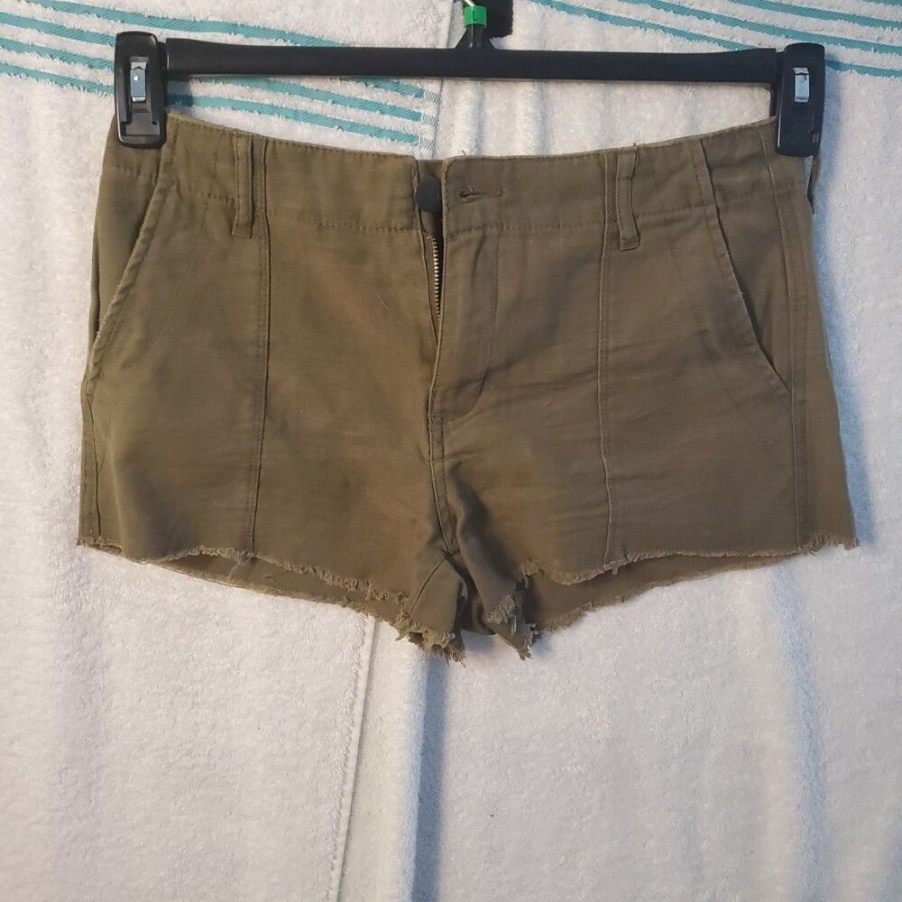 AEROPOSTALE 100% COTTON GREEN SHORTS WOMENS SIZE 6 Rn#154379.